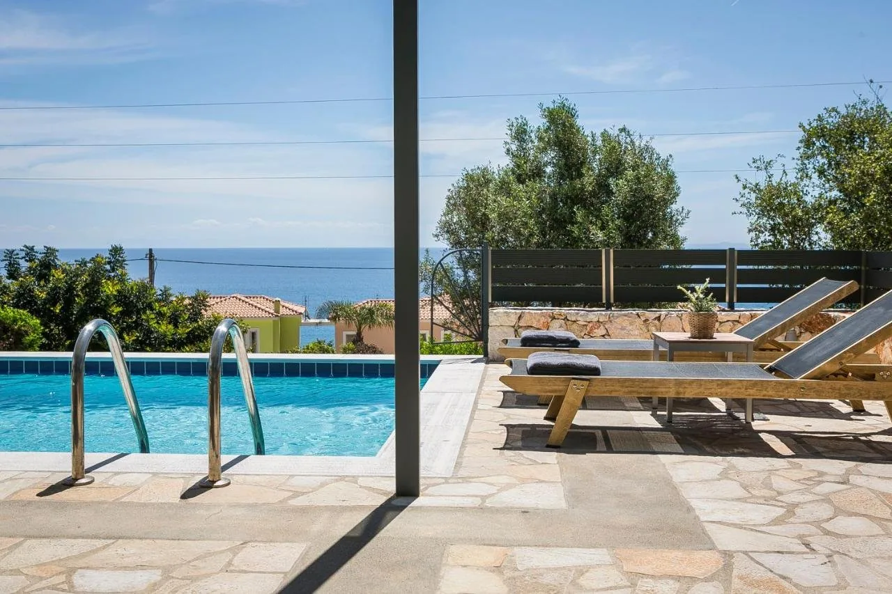 Sea Front Villa — photo 2