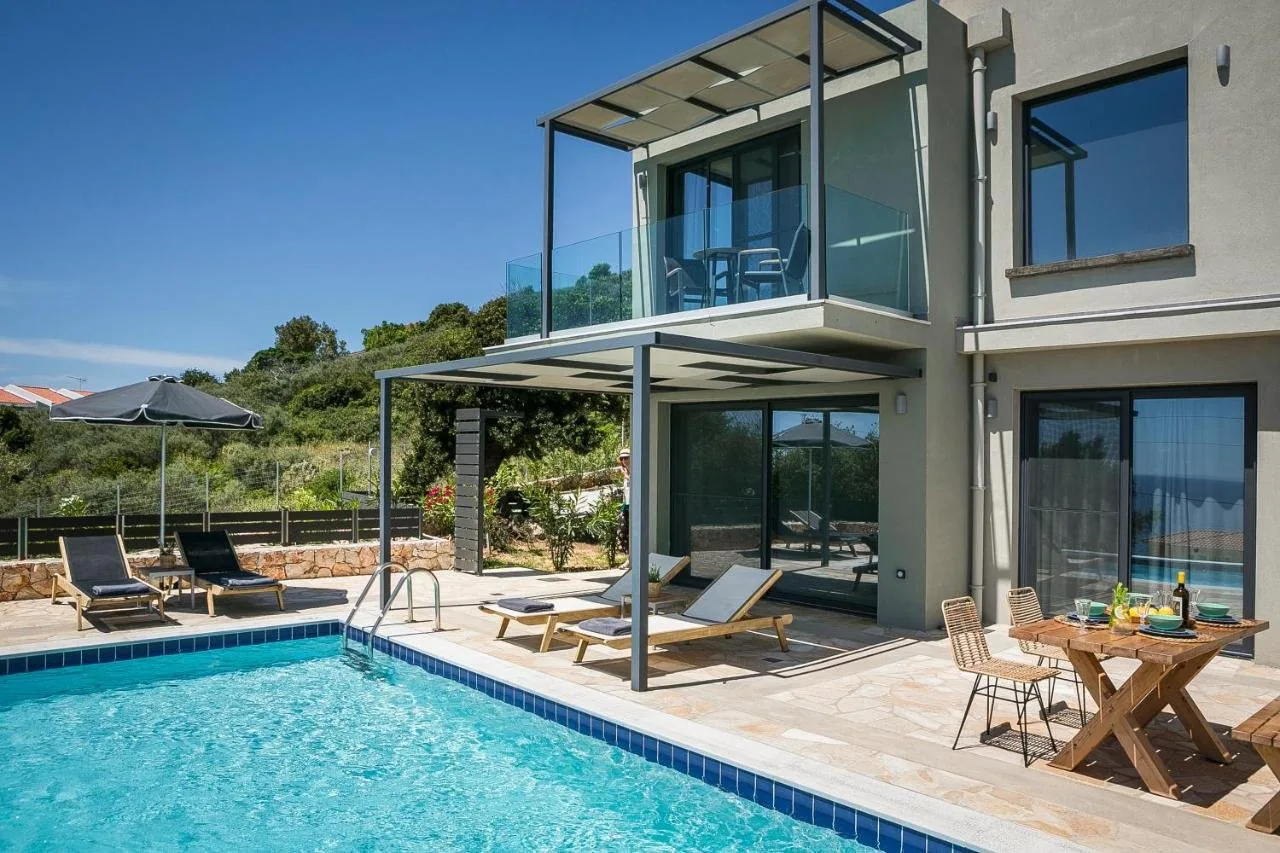 Sea Front Villa — photo 1