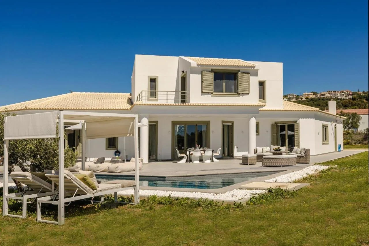 Felicity Villa — photo 1