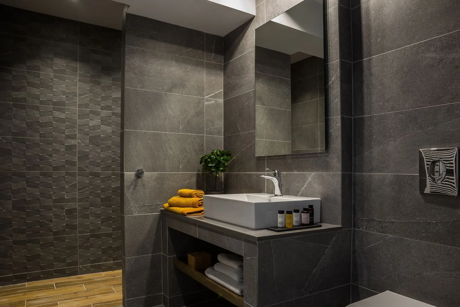 The Twelve Suites — photo 3