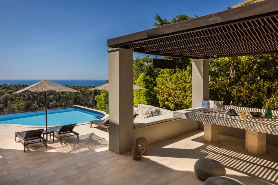 Villa Karmaniolos — photo 1
