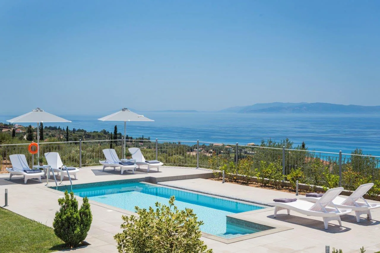Aris Villa — photo 1
