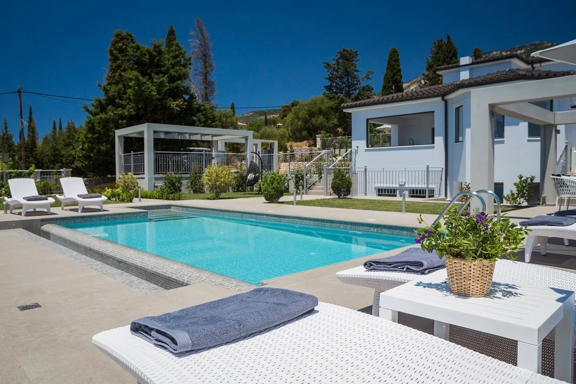 Aris Villa — photo 2