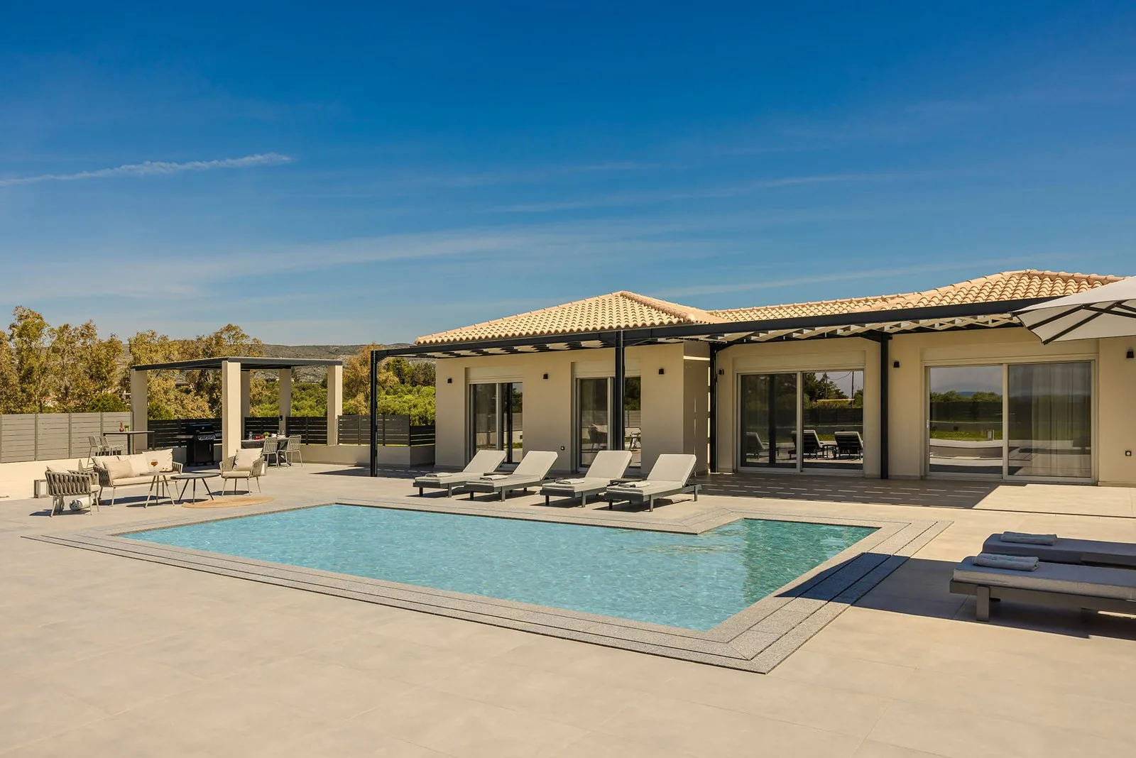 ELIA VILLA — photo 2