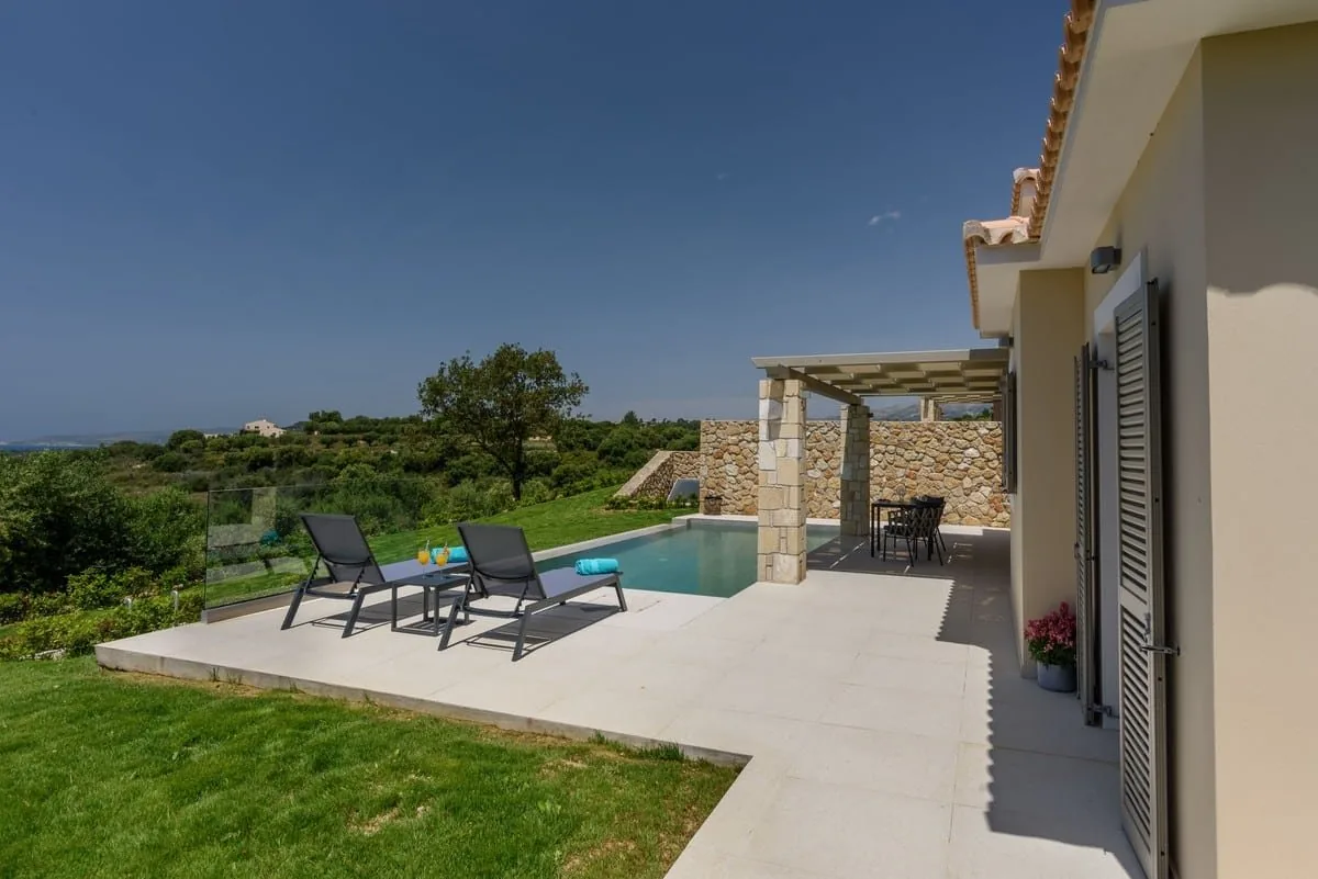 Charis Villa — photo 3