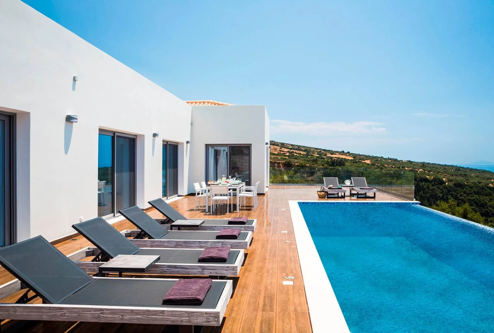 Edge Villa Lourdas — photo 1